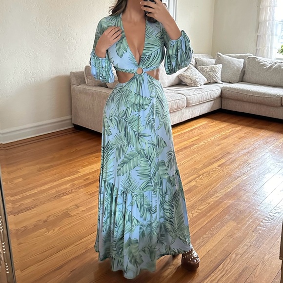Gorgeous maxi blue/green tropical cut out long sleeve dress😍 - Picture 5 of 8